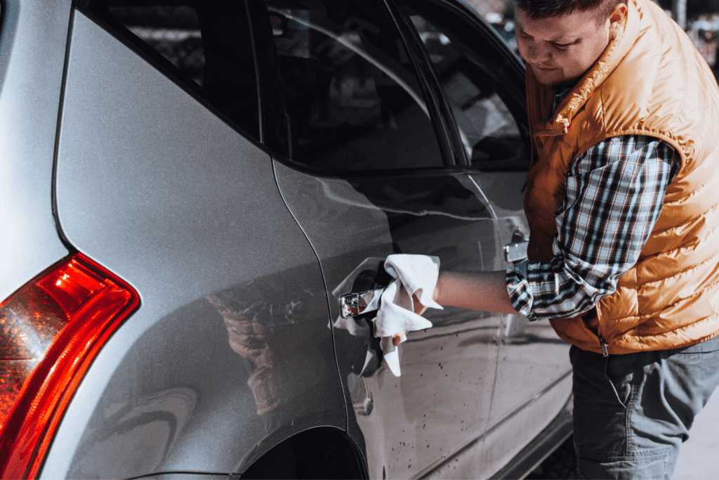 car cleaning wipes